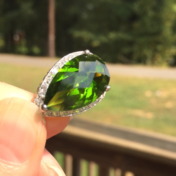 Jewelry - Emerald Cubic Zirconia Teardrop With Swarovski